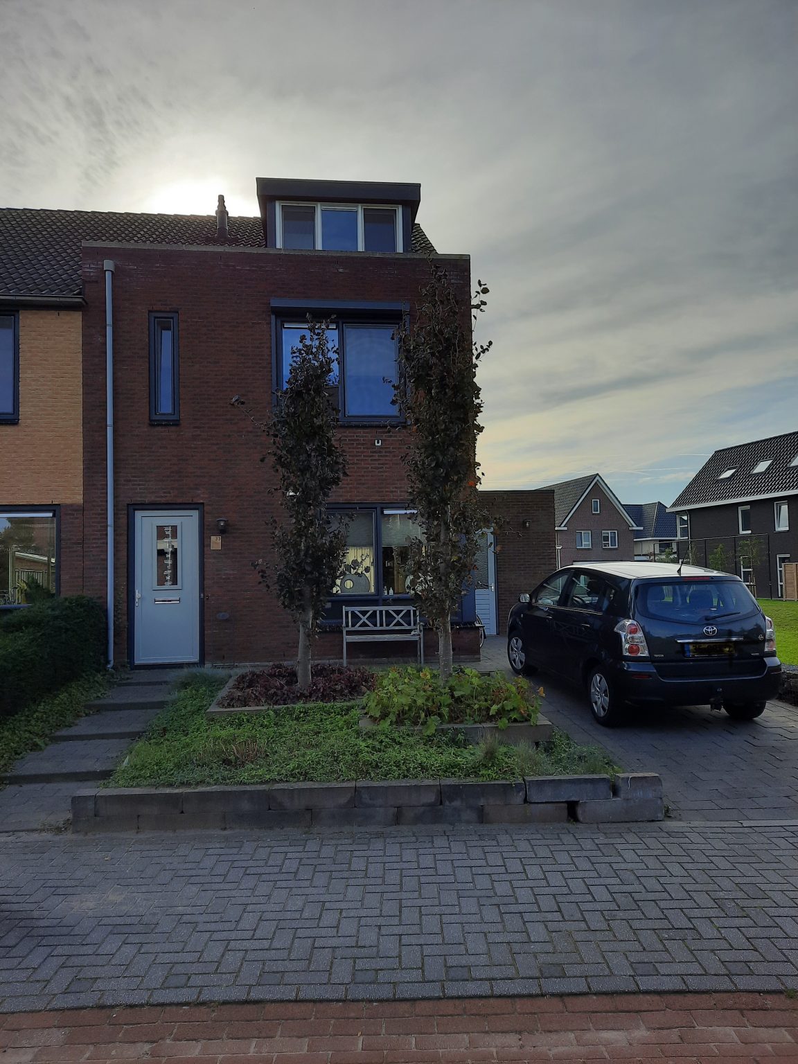 Inkedfoto voorkant huis_LI